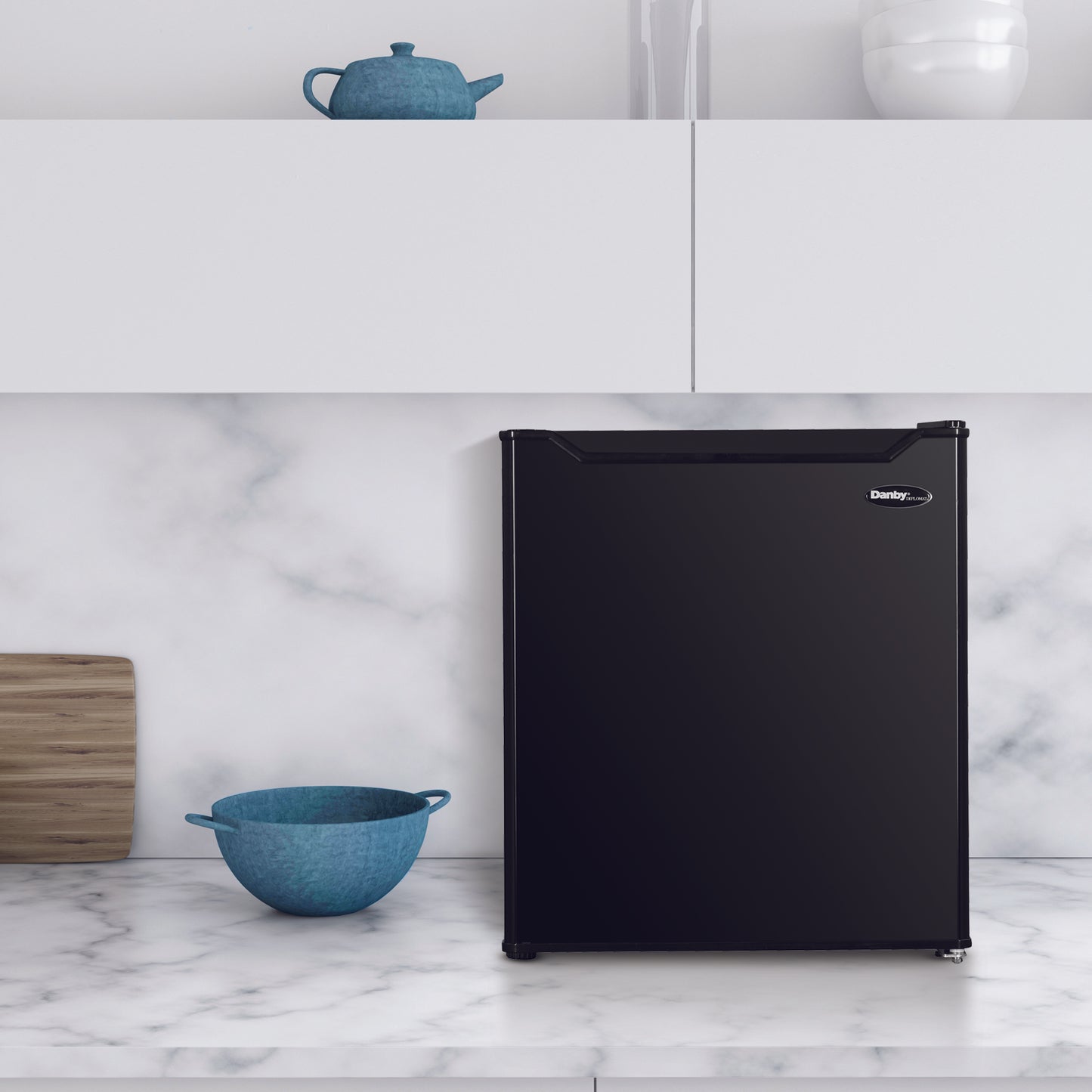 Danby 1.6 cu. ft. Compact Fridge in Black - DAR016B1BM-6